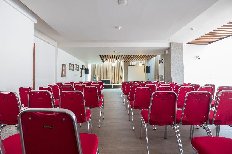 Collection O 1301 Hotel Grand Citra Makassar Bagian luar foto